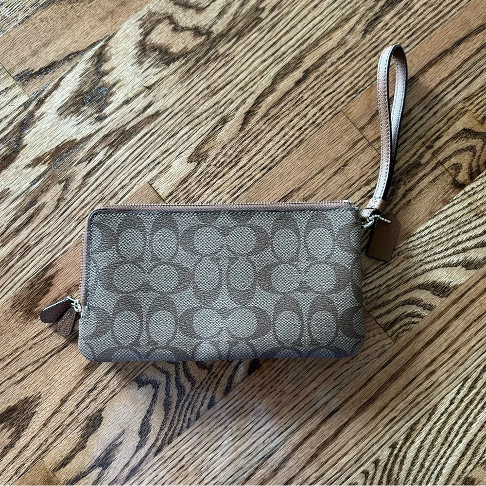 Coach double zip pouch wallet wristlet - Picture 2 of 16